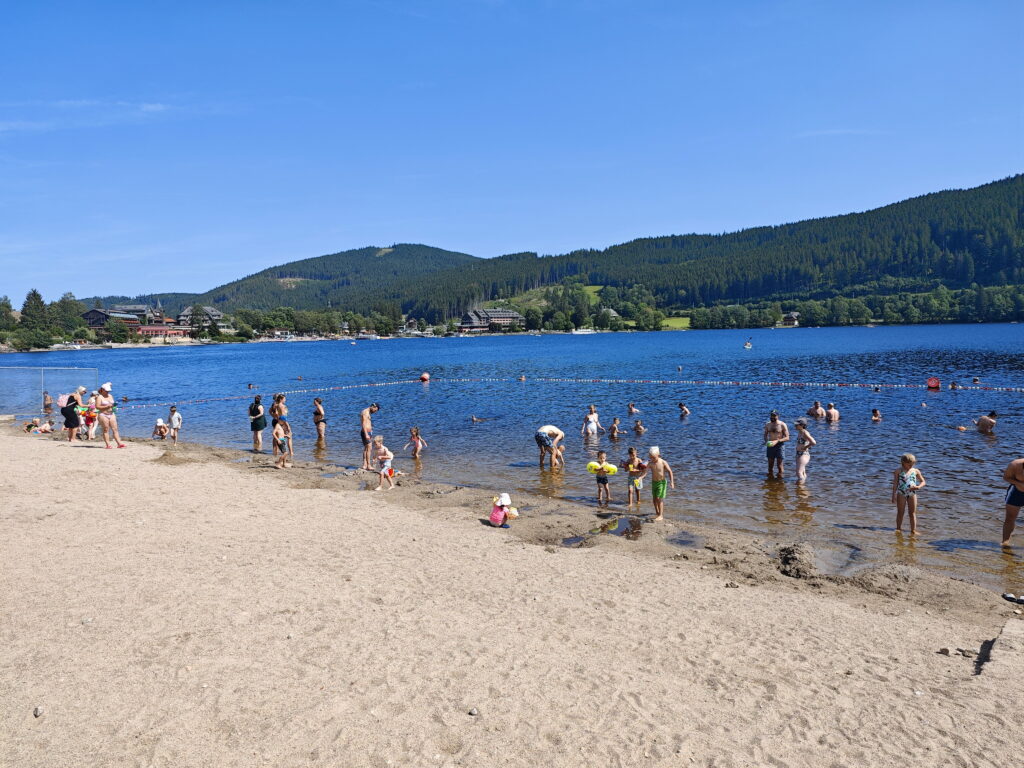 Das Strandbad Titisee mit dem Sandstrand